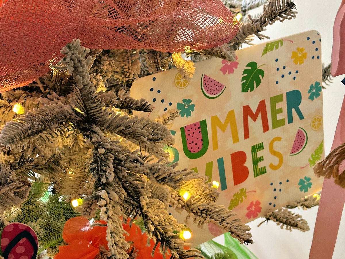 close up of summer tree from king of christmas