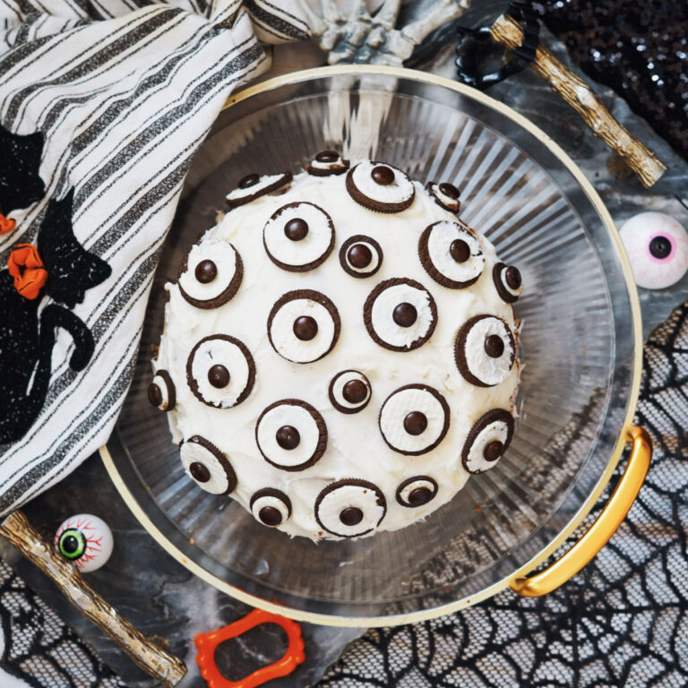 center view of Halloween eyeball cake